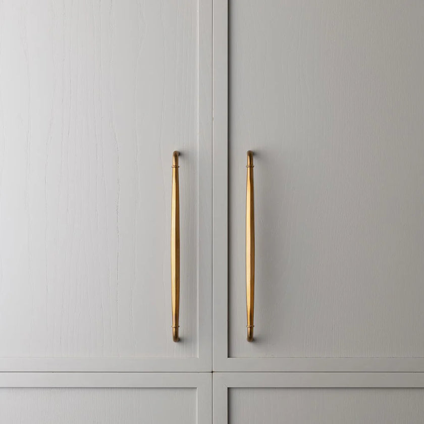 Cast Almond Pull
