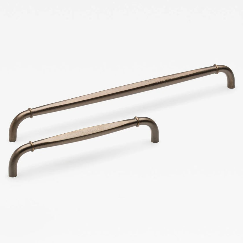 Cast Almond Pull
