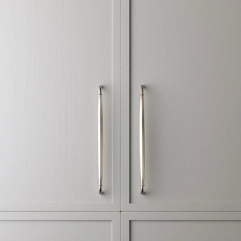 Cast Almond Pull
